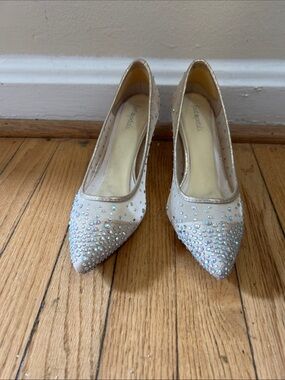 Embellished Pointed-Toe Women's Pumps